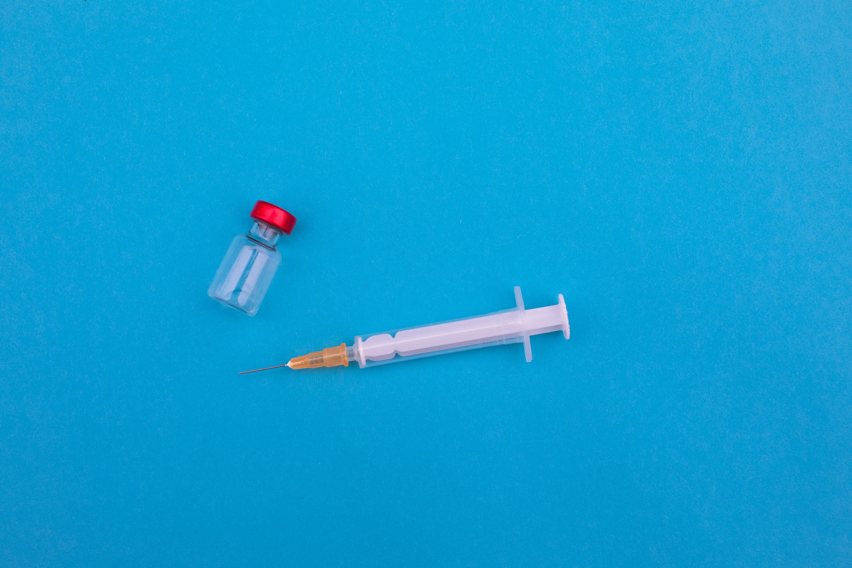 Vaccine vial and syringe for private meningitis vaccination